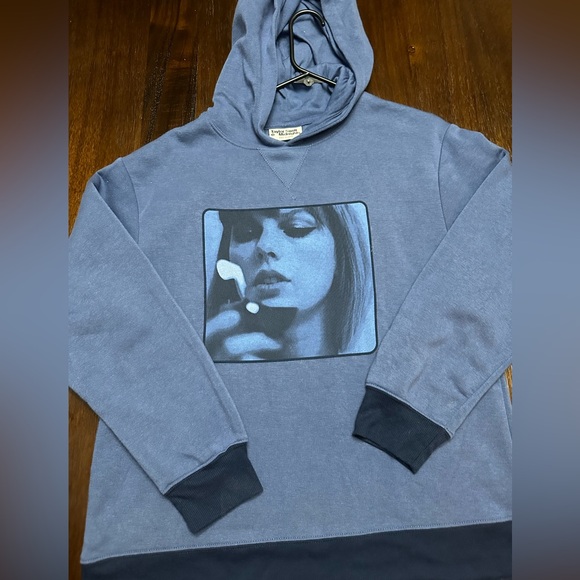 Taylor Swift midnight blue hoodie size medium - Picture 3 of 5